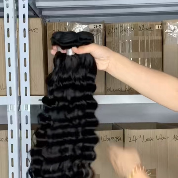 24inch Loose deep wave bundles (3)